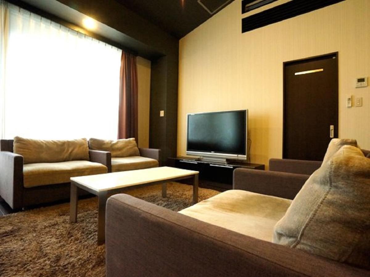 Hotel Livemax Budget Esaka Suita Buitenkant foto