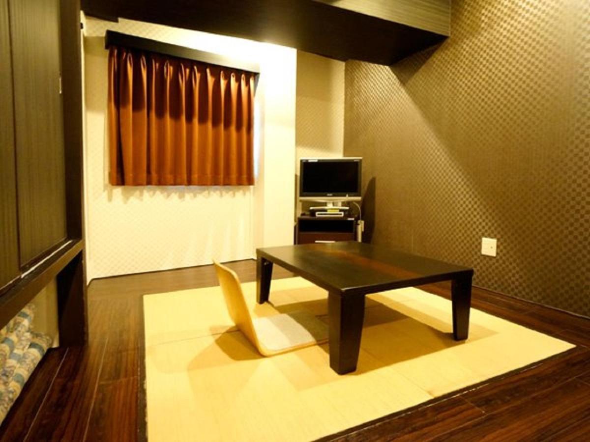 Hotel Livemax Budget Esaka Suita Buitenkant foto