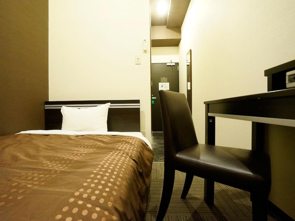 Hotel Livemax Budget Esaka Suita Buitenkant foto