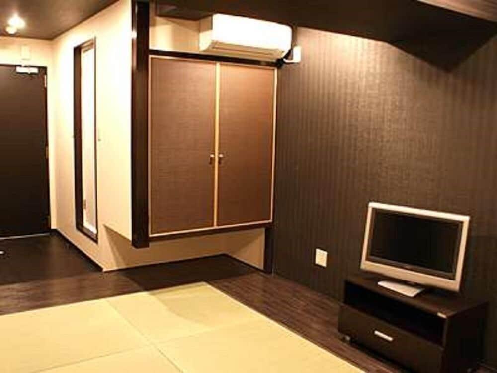 Hotel Livemax Budget Esaka Suita Buitenkant foto