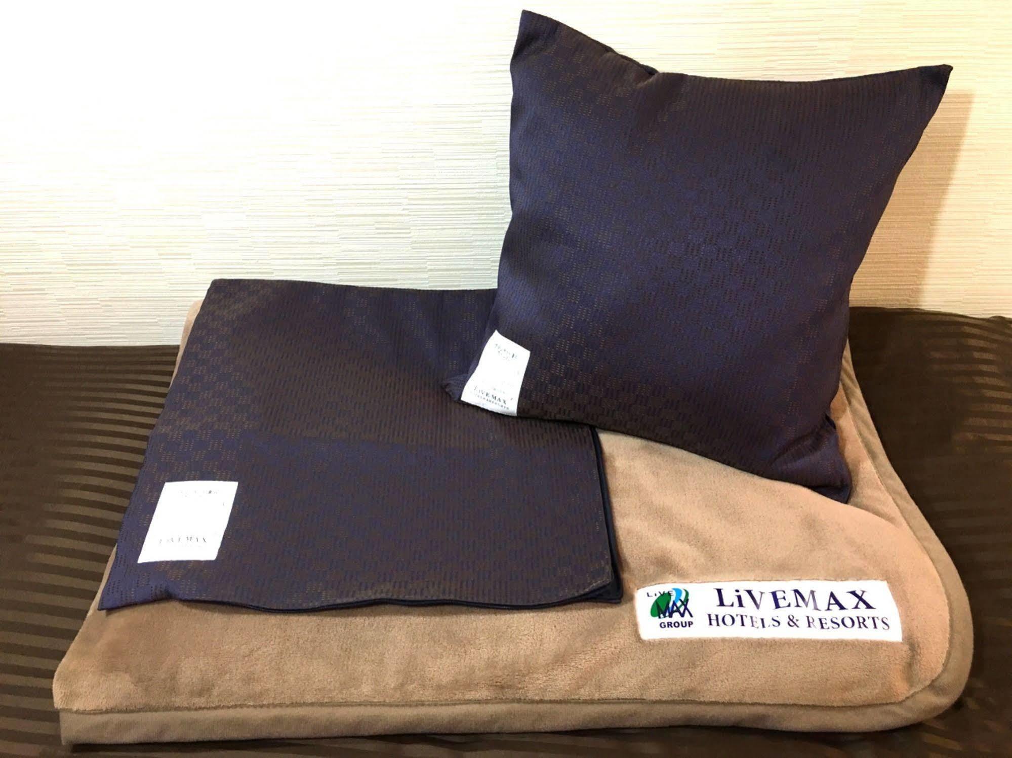 Hotel Livemax Budget Esaka Suita Buitenkant foto